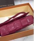 Сумка Bottega Veneta Padded Cassette Bag Cherry